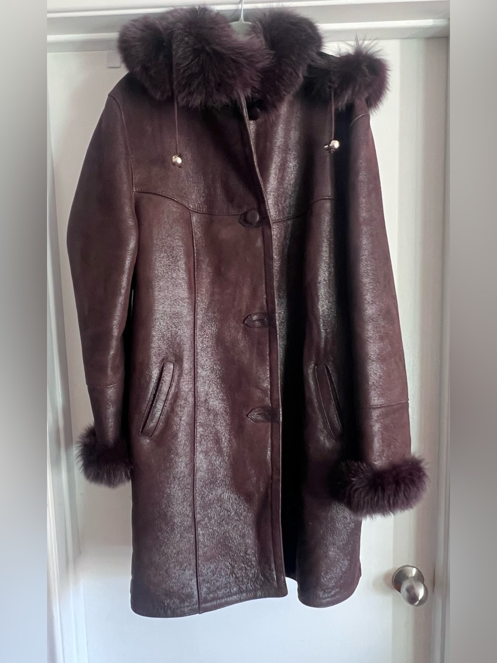 Medium Vintage Women's Deep Burgundy / Plum Shearling Coat with Fur Trim & Hood